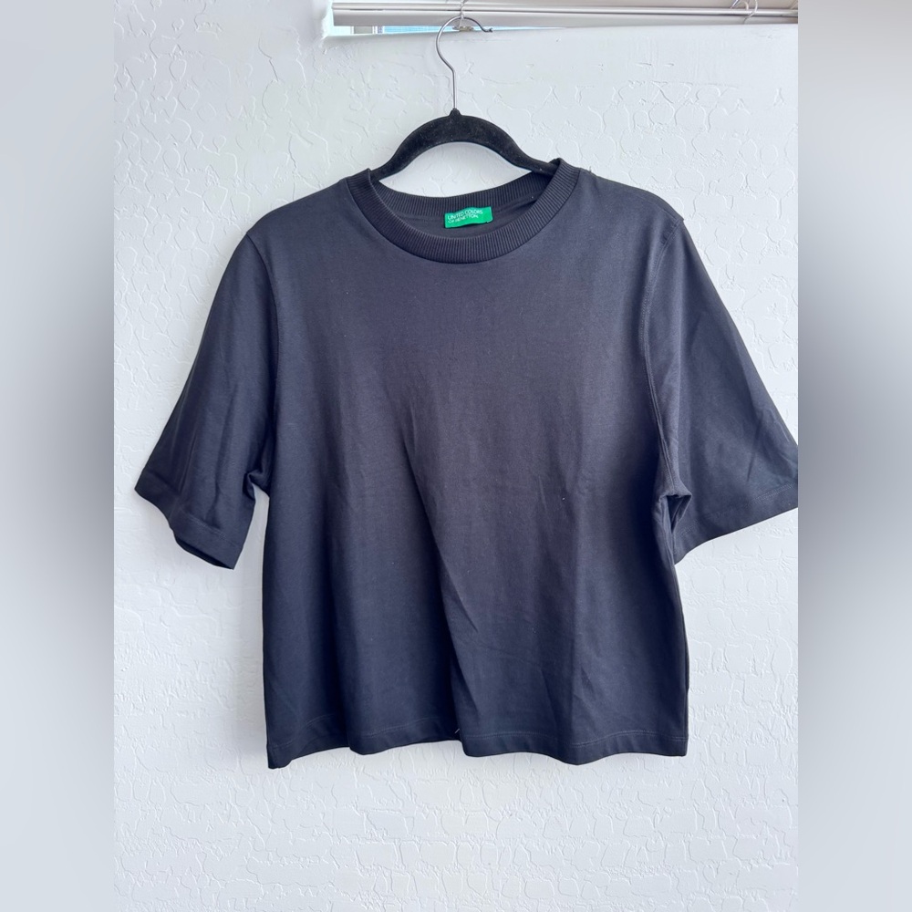 Super soft United Colors of Benetton Classic Black Women's Top